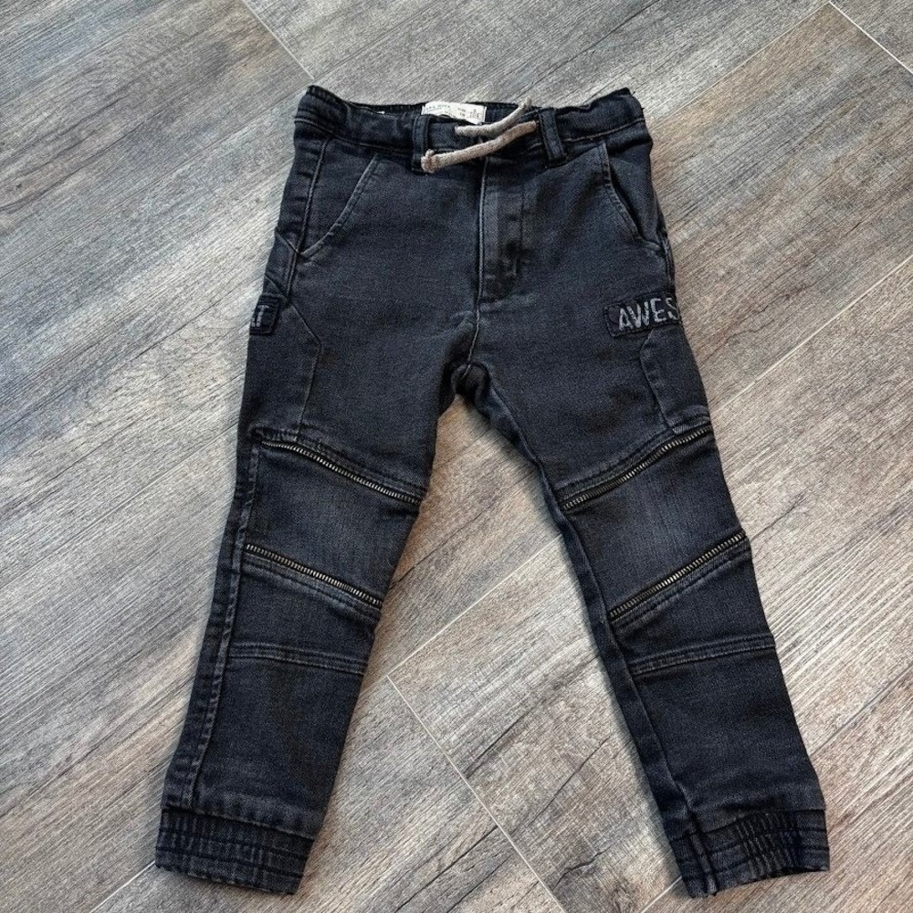 Zara Boys Black Denim Jeans w/ Zipper Details Trendy Slim Fit Kids Pants Size 4